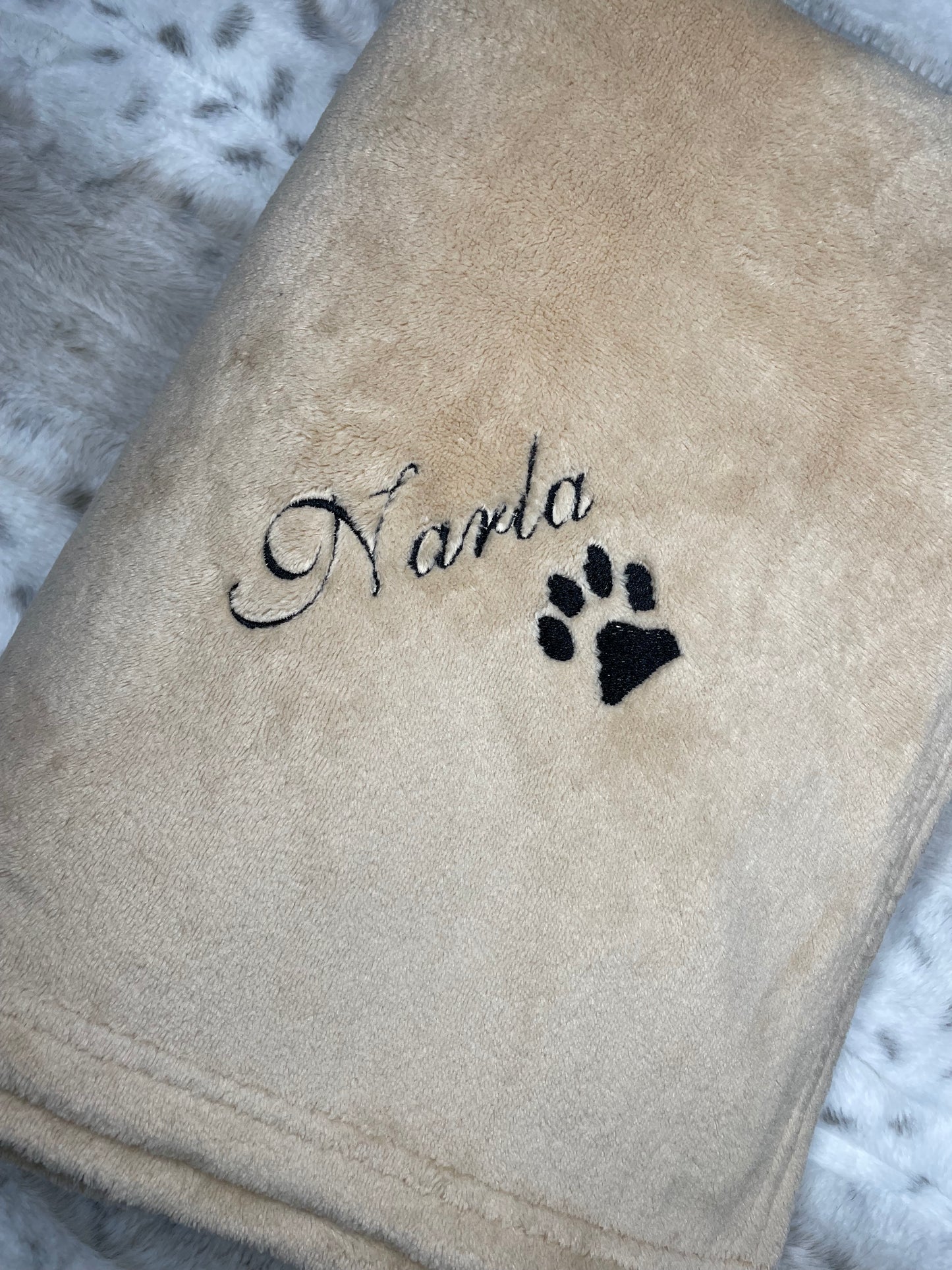 Pet name with paw print large blanket.