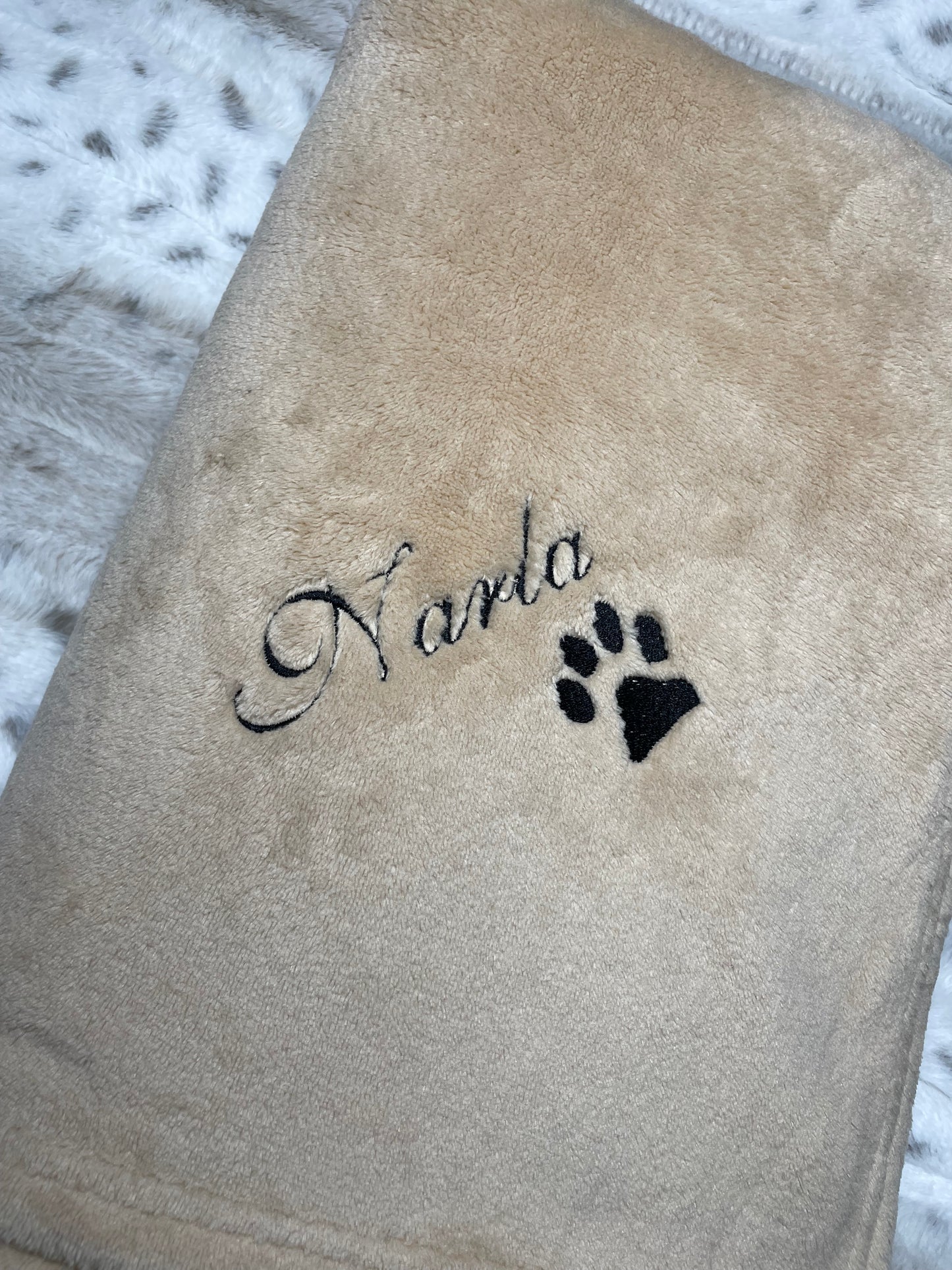 Pet Name and with paw print medium blanket.